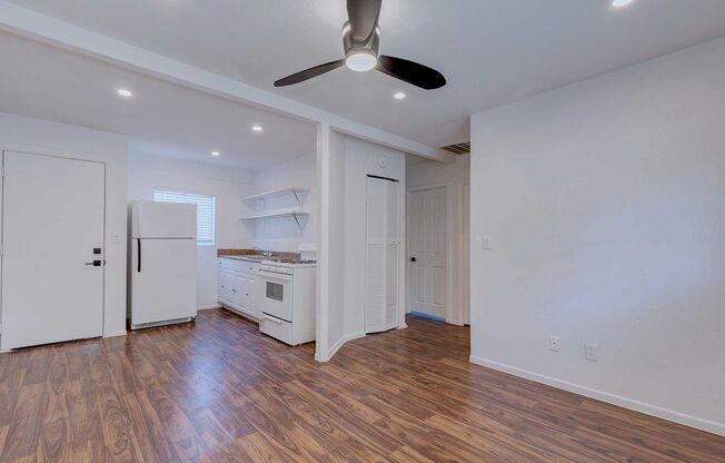 401 East Merlayne Dr