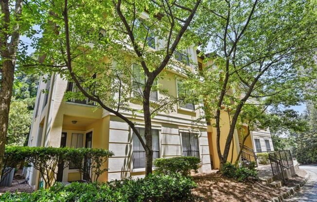 2 beds, 2 baths, $2,015