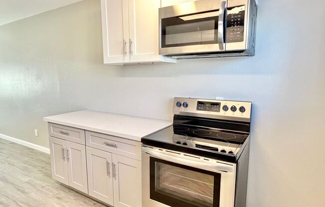 Studio, 1 bath, 407 sqft, $995, Unit 210