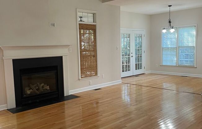 Owner's Suite Down, Close to Blakeney and Waverly
