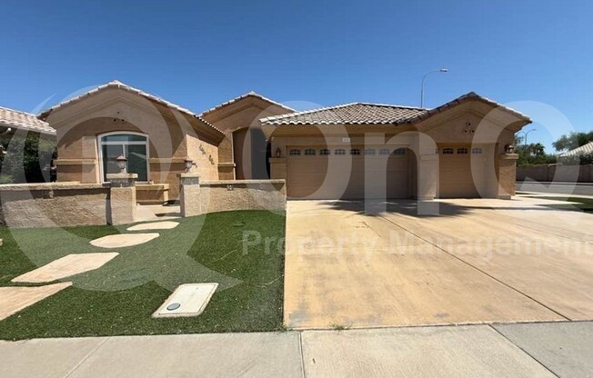 830 W CHERRYWOOD DR