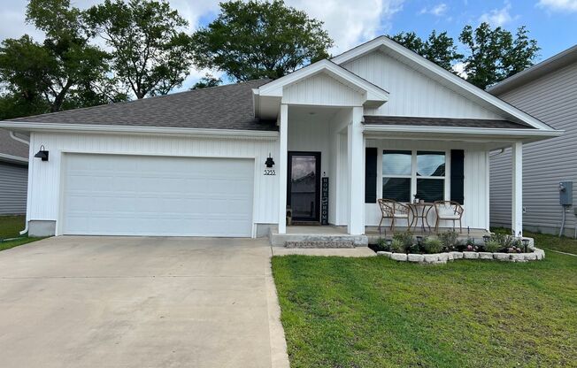 Woodlands 4 bed 2 bath gem !