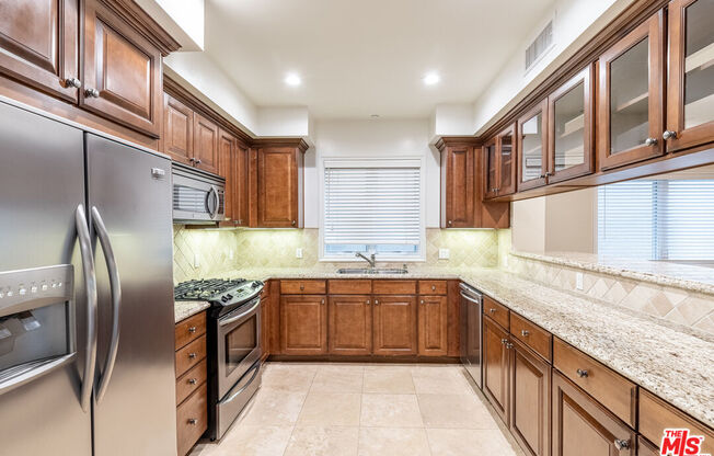 2347 Fox Hills Dr Apt 101