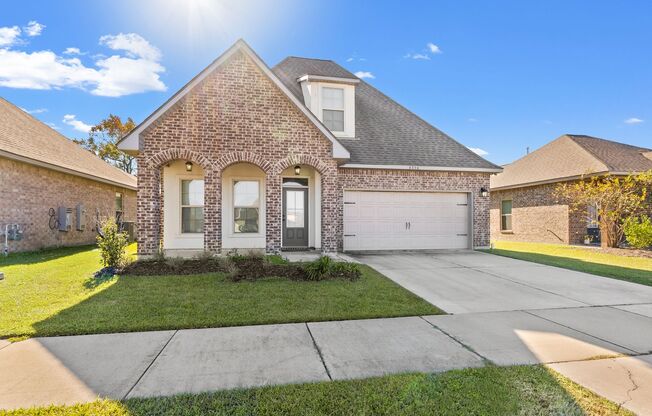 4 Bedroom House In Hunters Trace!Available July 2025