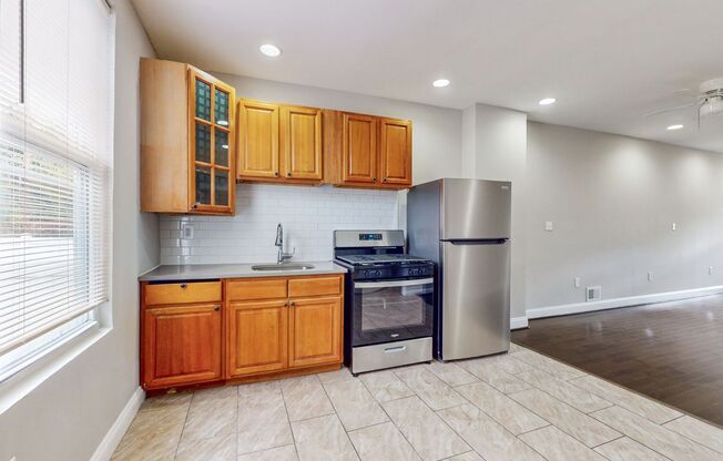 2 beds, 1 bath, $1,499