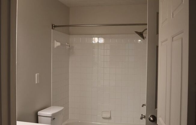 1 bed, 1 bath, 671 sqft, $1,379, Unit 28-28107