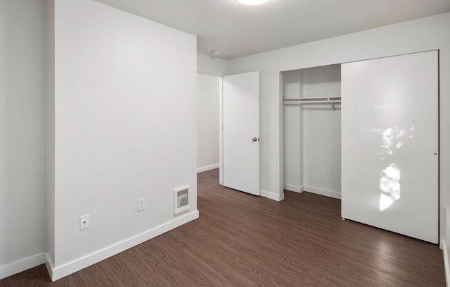 1 bed, 1 bath, 700 sqft, $1,739, Unit 105