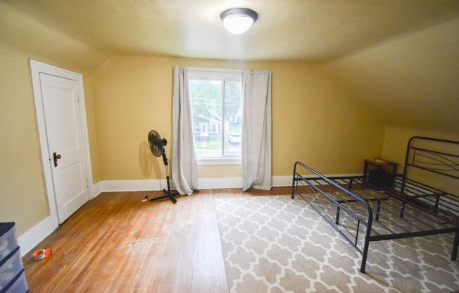 2 Bedroom in Fantastic Downtown/Silver Lake Area!