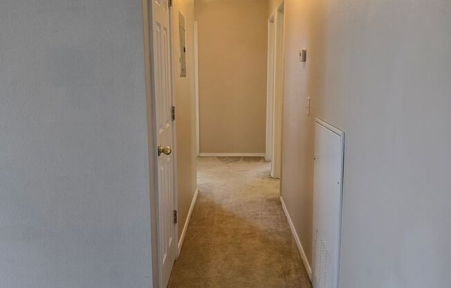 3 beds, 2 baths, 1,016 sqft, $1,175, Unit 3