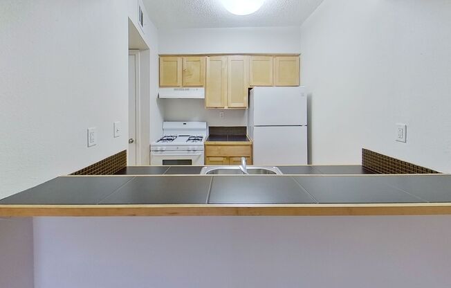 1 bed, 1 bath, 700 sqft, $1,054, Unit LAW11-313