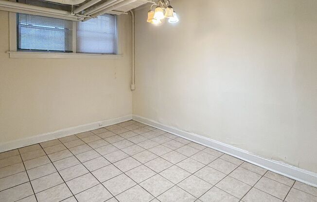 2 beds, 1 bath, 745 sqft, $1,950, Unit 1926-G