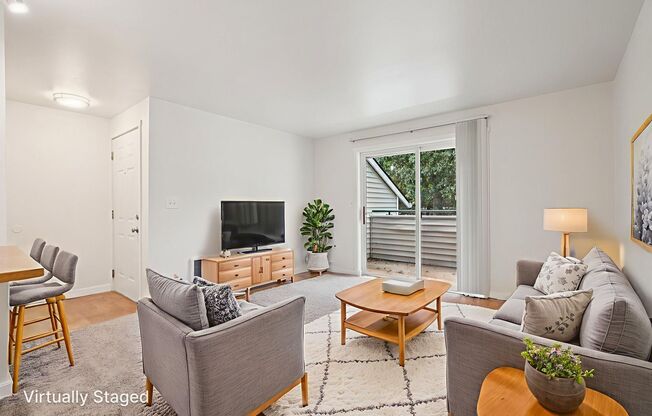 Newly Renovated Apartment Home in a Great Location