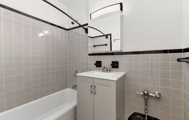 1 bed, 1 bath, $3,950, Unit 5SN
