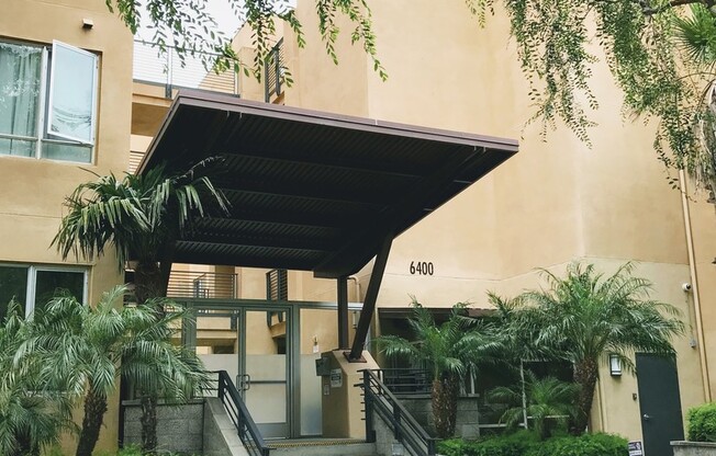 Ideally located Playa Vista Condo