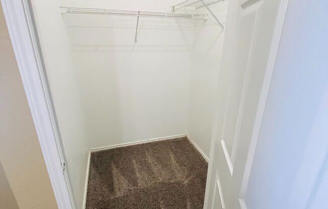 3 beds, 2 baths, 973 sqft, $1,045, Unit 2309