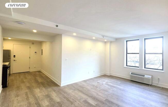 1 bed, 1 bath, $5,500, Unit 8I