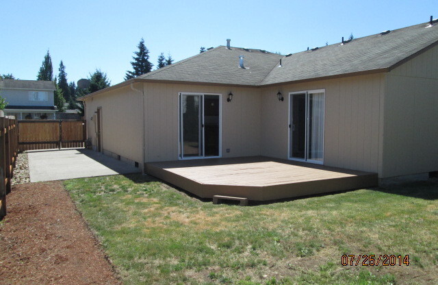 3 beds, 2 baths, $2,195