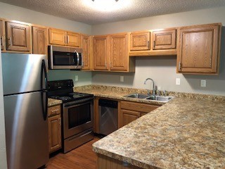 2 beds, 1 bath, 974 sqft, $1,405, Unit 3744-101