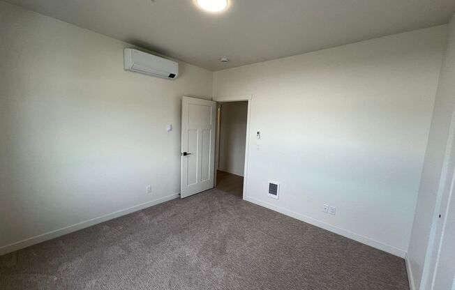 1 bed, 1 bath, 800 sqft, $1,825, Unit 301