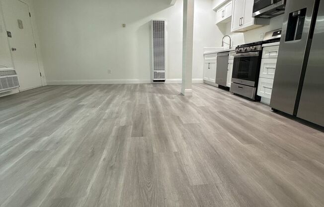 1 bed, 1 bath, 525 sqft, $1,925, Unit 9165-2