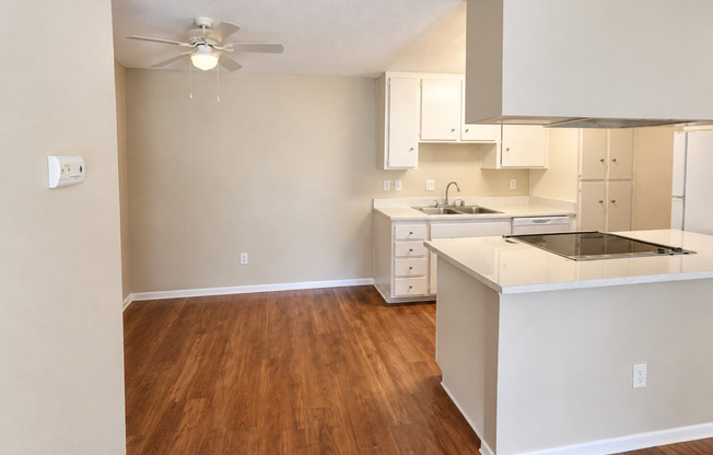 2 beds, 2 baths, $2,100, Unit 23