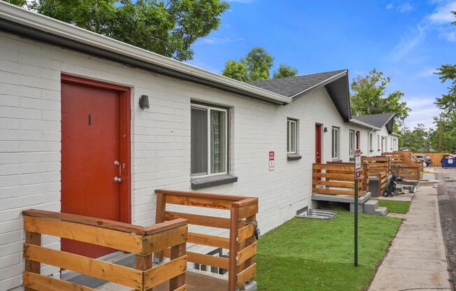 982 S Sheridan – Renovated Apartments in Denver with Modern Upgrades!