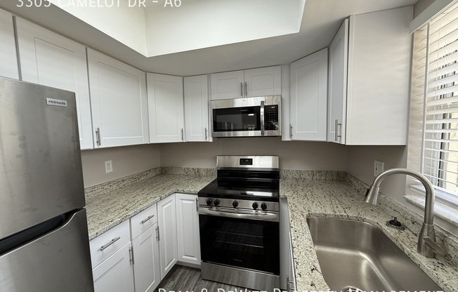 3305 CAMELOT DR
