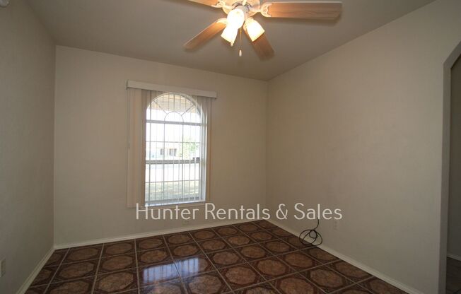 3 beds, 2 baths, $1,450