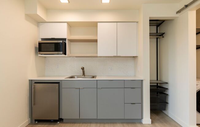 Chinook Apartments