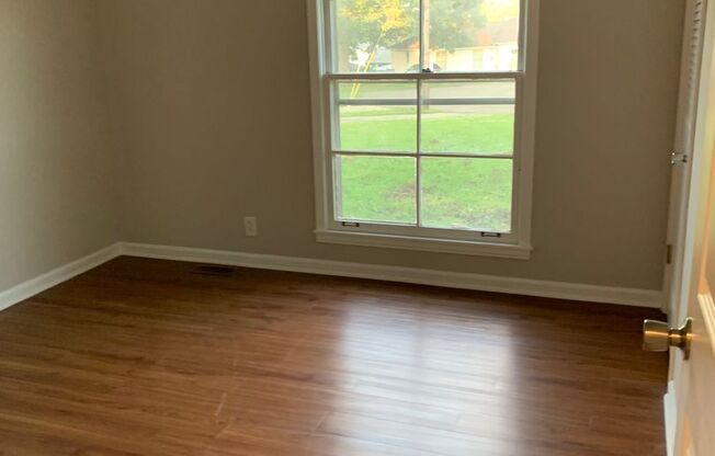 Nice brick ranch 4 bedroom 2 bath in Hermitage
