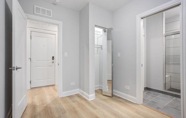 2 beds, 1 bath, 561 sqft, $2,100, Unit 1635-2M