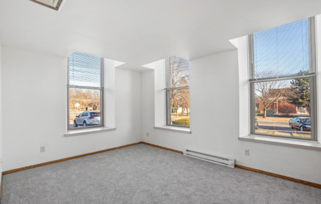 2 beds, 1 bath, 875 sqft, $1,350, Unit 308