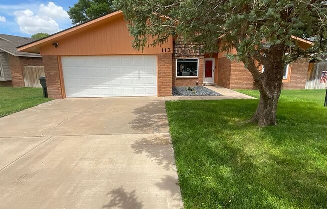 Spacious 2 bedroom home in the Mesa school district!