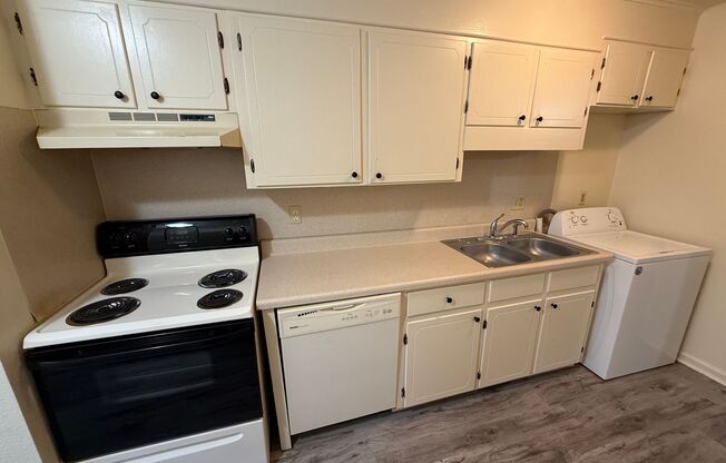 2 beds, 1 bath, 1,100 sqft, $1,325, Unit 408-2