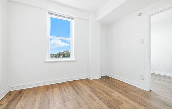 1 bed, 1 bath, 440 sqft, $850, Unit 608