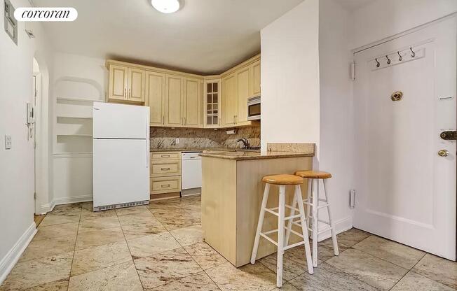 76 15 35 AVE