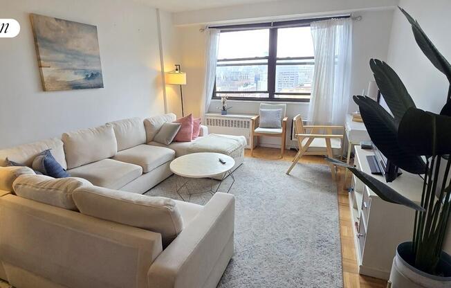 1 bed, 1.5 baths, $5,200, Unit 24E