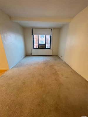 2 beds, 1 bath, $2,300