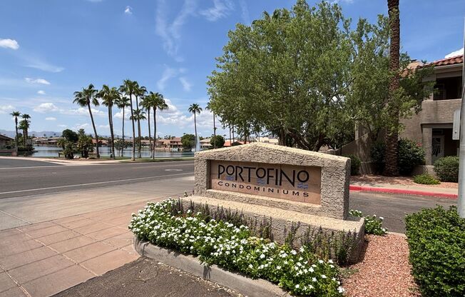 3bd, 2bth 2nd level Condo