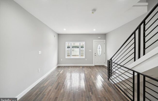 Excellent Port Richmond 3BR with Finished Basement & Patio