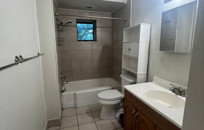 373 W Riverview Ave.