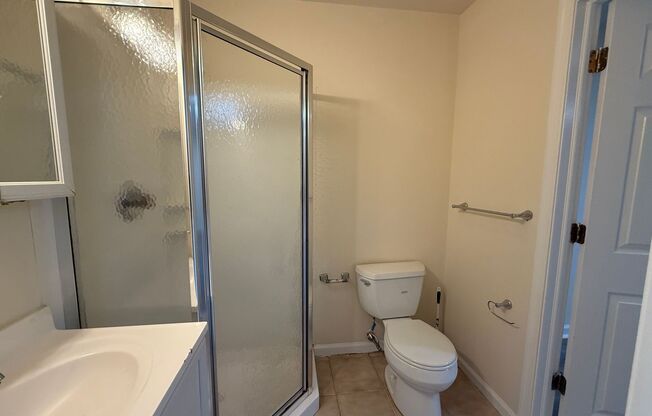 4 beds, 3 baths, 1,800 sqft, $2,200, Unit Unit 2