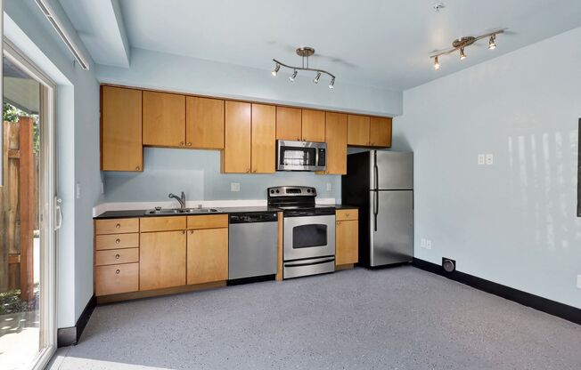 Studio, 1 bath, 429 sqft, $1,325, Unit 960-108