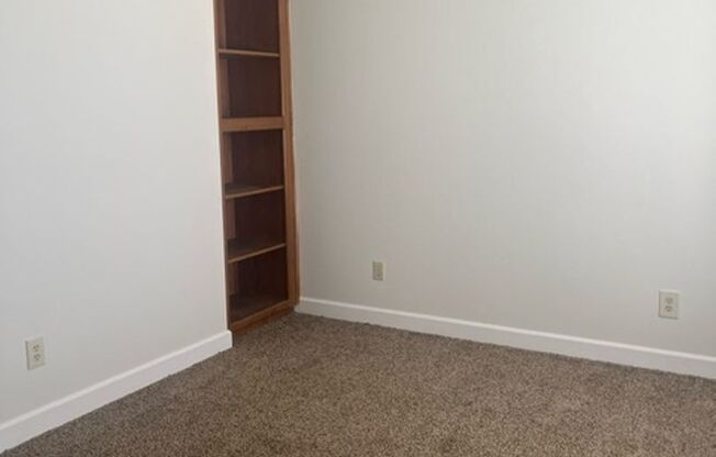 1047p  -170 -5916 Auburn St. -RB/JP