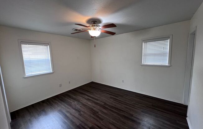 3 beds, 2 baths, $1,350