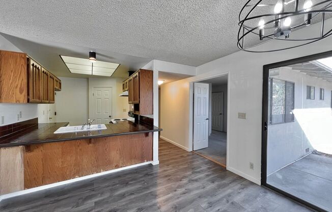 2 beds, 1 bath, $2,800