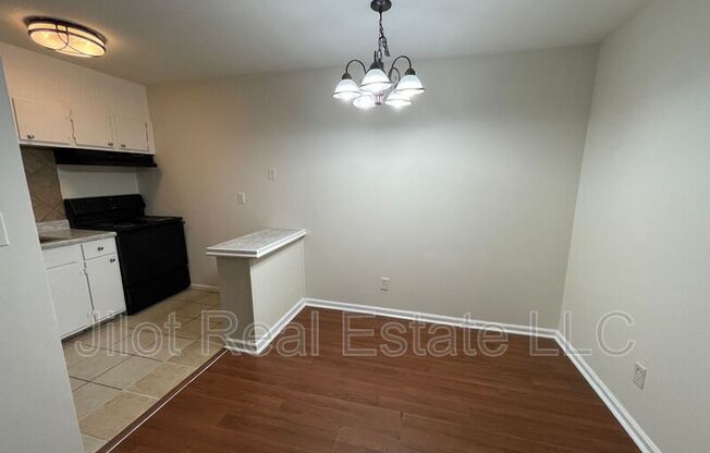 2711 Fairlee Drive Unit C3