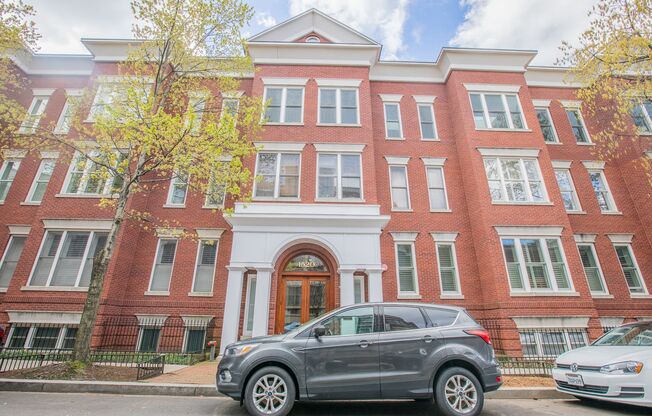 Amazing 1 BR/1 BA Condo in Dupont Circle!