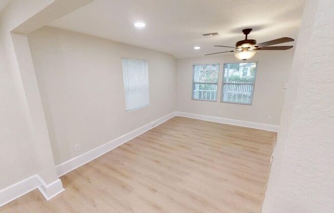 lovely 3/1 house with fence yard