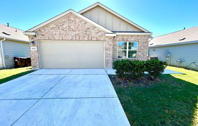 AVAILABLE NOW! 4 Bedroom / 2 Bath Home Near Lackland AFB!